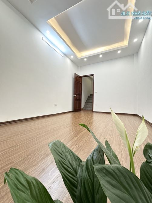 NHÀ PHỐ HOÀNG MAI - cách ô tô 10m - gần trường TH và THCS - 3