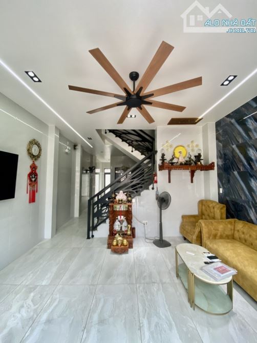 siêu phẩm 4 tầng 80m2 xe hơi đỗ cồng ngay trường hoa lư chỉ 7.5 tỷ - 3