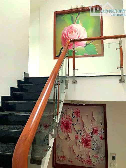 NHÀ MẶT TIỀN GẦN CHỢ ĐOÀN THỊ KIA. DĨ AN.  Ô TÔ. 83m² 3 Tầng. Chỉ 4,5T - 3