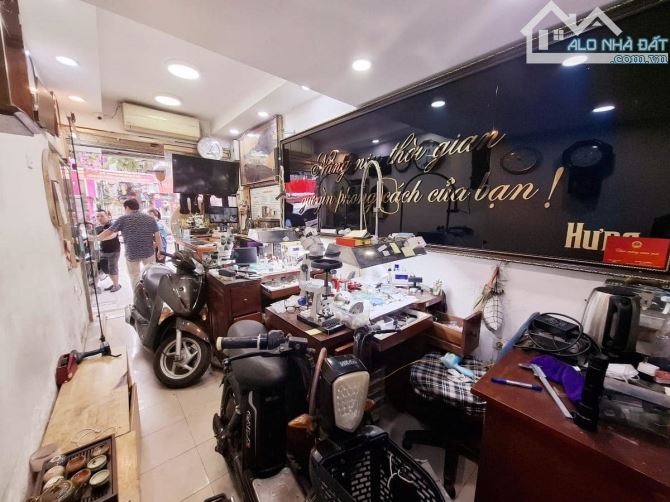 10 tỷ - Bán gấp nhà mặt phố Tôn Đức Thắng - Tầm tiền hiếm - Vỉa hè rộng - Kinh doanh đỉnh - 3