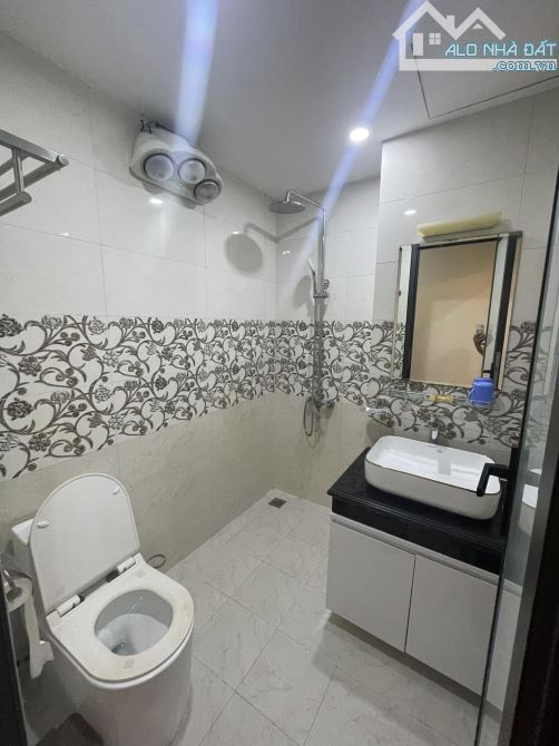 Bồ Đề Nhà Hiếm Tìm 37 M2 ,5T, MT 5.8M ,Giá 6.8 - 3