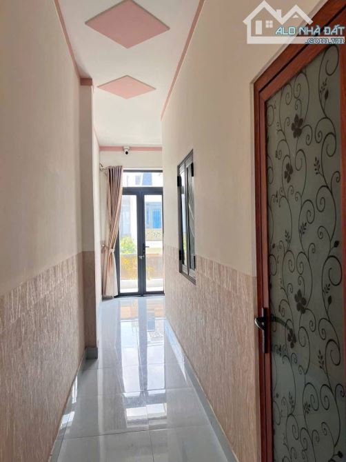 Bán Nhà 2 Lầu Trung Tâm Y Tế Dĩ An , Gần chợ Dĩ An 1 - 3