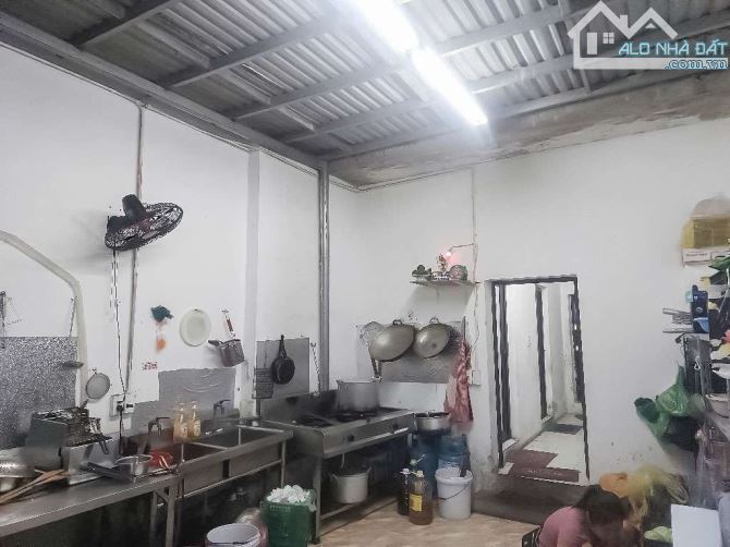 Bán nhà mặt phố Cổ Linh, Long Biên vỉa hè oto tránh kinh doanh sầm uất 155m, mặt tiền: 6m - 3