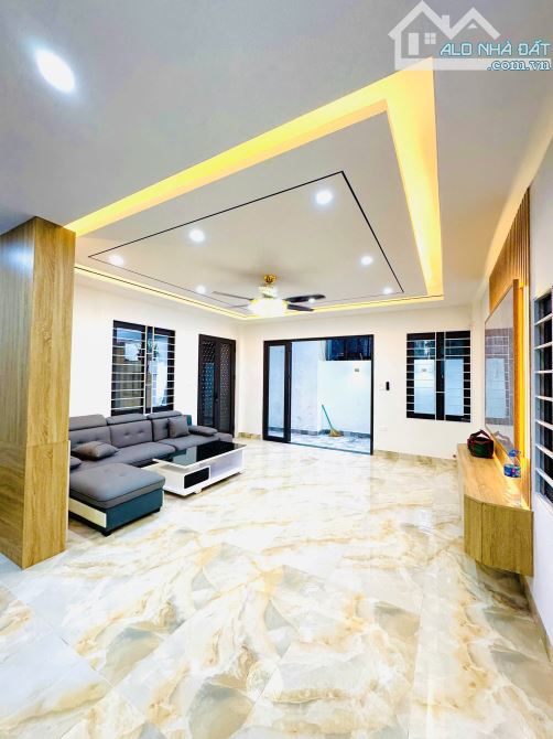 Bán nhà Gia Thụy, 51m2 x 3 thoáng x MT rộng x 6 tầng, thang máy, full nội thất, 30m ô tô - 3