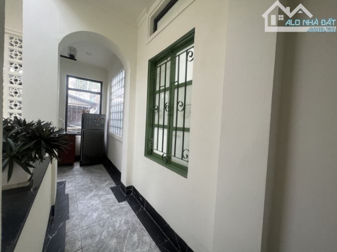 Bán mặt phố Ngũ Xã Ba Đình Diện tích 50 m2 4 tầng mt 3m6 Giá 25,5 tỷ lh Huyền 7X - 3