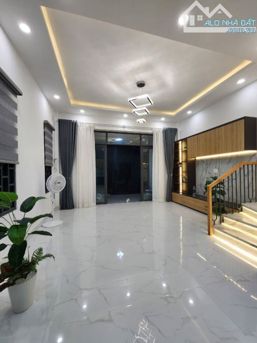 BÁN NHÀ MỚI 100% - QUẬN 6 - NGAY CHỢ PHÚ LÂM - BÀ HOM - 2 TẦNG - 54M2 - 6.X TỶ - 3