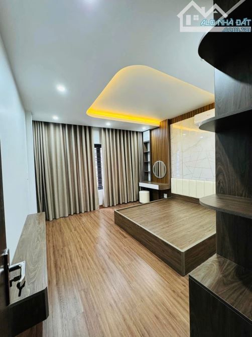 Ô TÔ VÀO NHÀ NGÕ 618 NGÔ GIA TỰ (TĐC SAO SÁNG) CẦN BÁN - 3