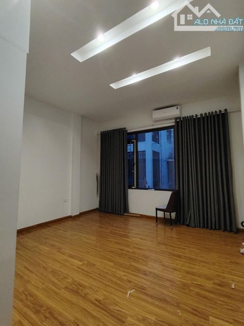 NHÀ ĐẸP 5 TẦNG NGỌC LÂM,PHÂN LÔ Ô TÔ TRÁNH VỈA HÈ,KINH DOANH ĐỈNH,NGÕ THÔNG TỨ TUNG.GIÁ RẺ - 3