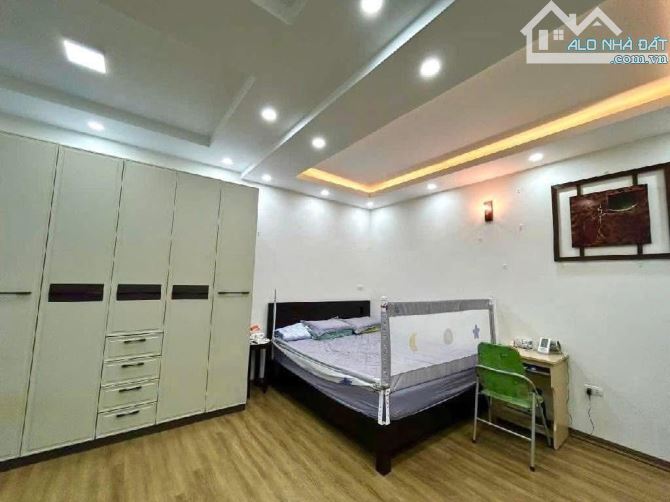 BÁN NHÀ KIM MÃ – NHÀ ĐẸP DÂN XÂY – MẶT TIỀN 9,2M - FULL NỘI THẤT – CHỈ 30M RA PHỐ - - 3