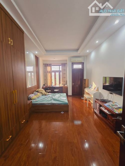 BÁN NHÀ NGUYỄN VĂN HUYÊN, KINH DOANH, DT66M, 5 TẦNG, MT 4 M , GIÁ NHỈNH 25 TỶ - 3