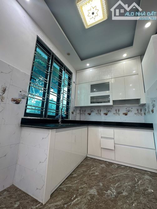 Bán nhà 4 tầng gần 40m2 ngõ 15 Khúc Thừa Dụ, Lê Chân.  Giá 3,65 tỷ đường 8m - 3
