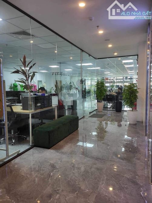 BÁN TÒA NHÀ MẶT PHỐ ĐỘI CẤN  450M x 10 TẦNG  MẶT TIỀN 10M  GIÁ 380 TỶ  VỊ TRÍ SIÊU HIẾM! - 3
