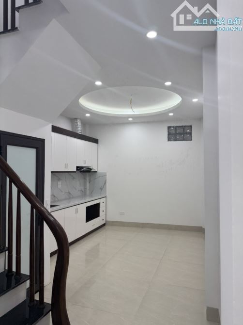 NHÀ CỔ NHUẾ LÔ GÓC 33m , 5 tầng , NGÕ NÔNG RỘNG THÔNG , GẦN NHIỀU TRƯỜNG ,CHỢ - 3
