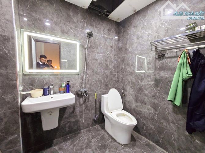 SIÊU PHẨM CẦU GIẤY 37M,5 TẦNG, MẶT TIỀN GẦN 6M – NGÕ THÔNG – FULL NỘI THẤT - 9.1 TỶ - 3