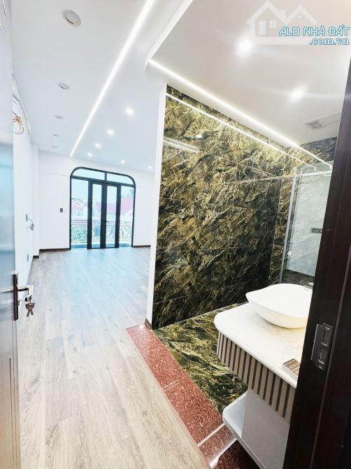 Bán nhà xây mới TĐC Đằng Lâm - Ngô Gia Tự. DT 61m2 x 4,5T Thang Máy - 4