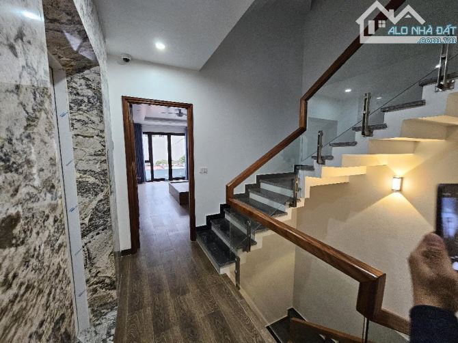 Bán nhà Lý Sơn, DT 104m2 x MT rộng x 5 tầng x thang máy, gara ô tô, vừa ở vừa làm VP.. - 4