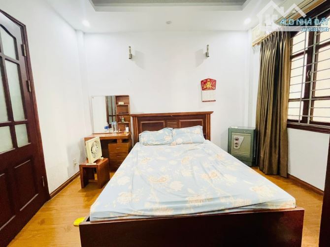 Nhà đệp ở ngay Cầu Noi Bắc Từ Liêm. Sổ A4 37m, 4 tầng 4 ngủ MT4m Giá 7 tỷ - 4