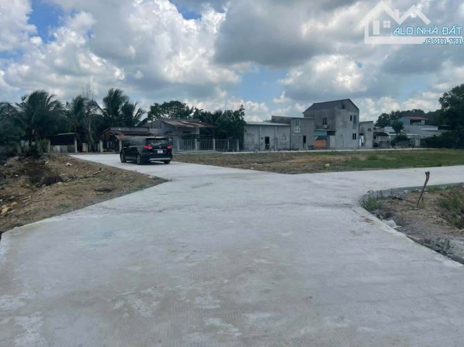 B.án dự án..Hỗ trơ 3 bên. 70%.  ◾️Sỉ 8 lô. 120m2( có 80m thổ cư). Sổ riêng từng nền.G.iá 1 - 4