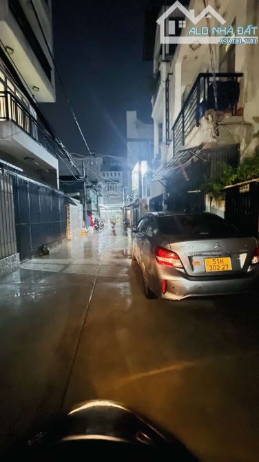 Q7 xe hơi ngủ nhà 50M² chỉ  5.26T - 4