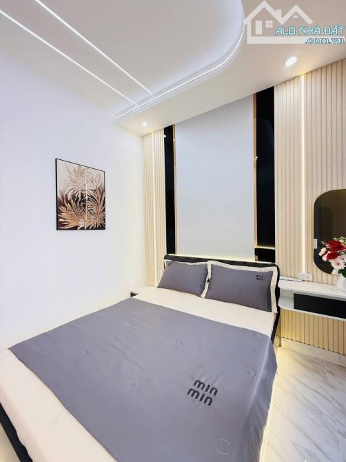 Căn nhà mới nhận 49.5m2 ngay Phạm Văn Hai, Tân Bình. Giá: 3 Tỷ 055. Hẻm 1/ rộng, thoáng - 4