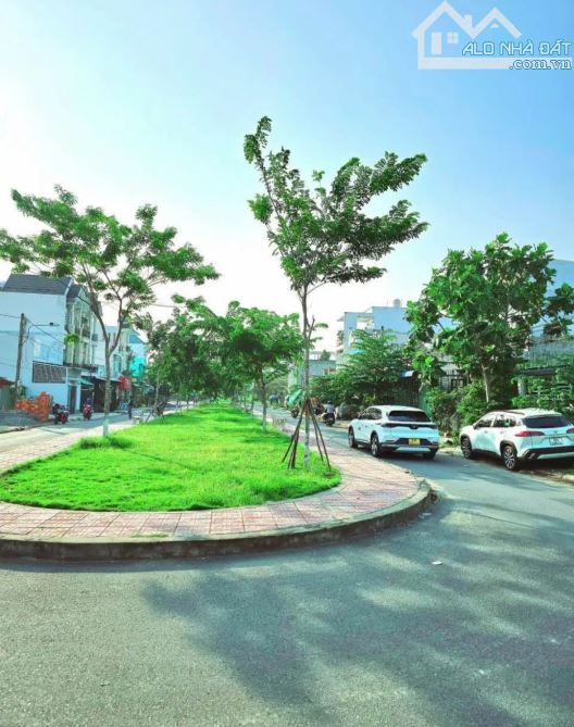 BÁN BIỆT THỰ - VIEW CÔNG VIÊN - KDC HƯNG PHÚ - 4