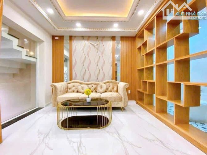 Bán nhà / Nguyễn Oanh Phường 6  4,4mx15m Trệt Lửng  2 Lầu Sân thượng Giá 10 tỷ 5 TL - 4