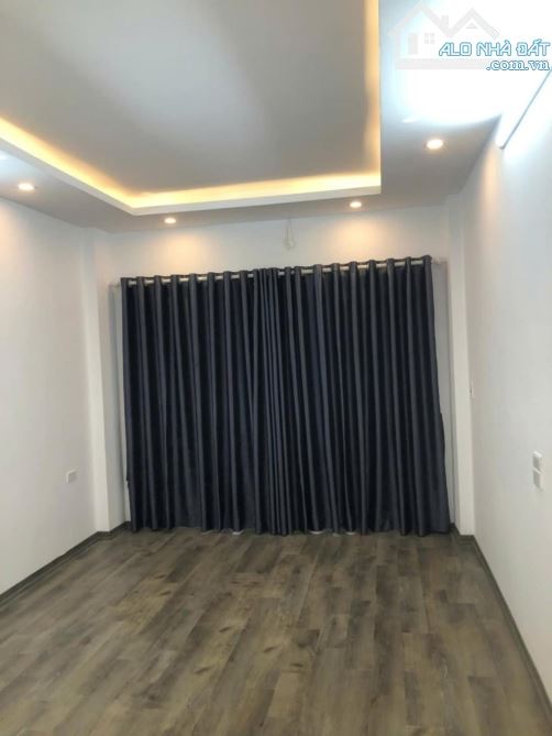 PHÚC LỢI - 6 TẦNG MỚI TINH - OTO 7 CHỖ VÀO NHÀ - NGÕ THÔNG - SỔ ĐỎ CHỜ SANG TÊN CHỦ MỚI - - 4