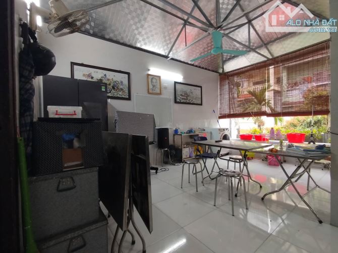 🏡 BÁN NHÀ NGUYỄN VĂN CỪ - 140M2 4T MT8,6M 40 tỷ Vị trí đắc địa - 4