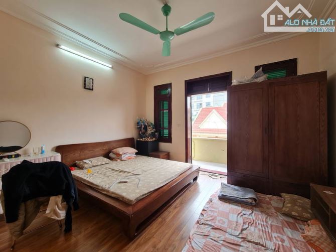 Bán nhà Lạc Long Quân, mặt ngõ ô tô tránh, kinh doanh, gần Hồ Tây 81m2, 5 tầng, giá 26 tỷ - 4