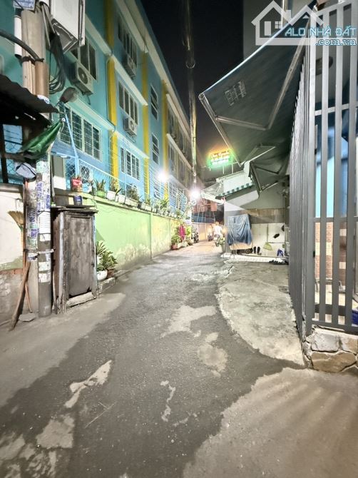 NGAY TÂN SƠN NHÌ - HẺM XE HƠI TRẦN VĂN ƠN - NHÀ 2 TẦNG MỚI Ở NGAY - 42M2 - 5TỶ - 4