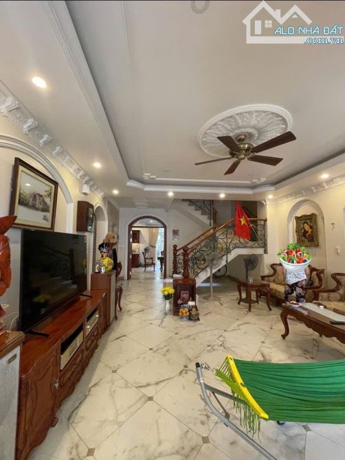 BIỆT THỰ SÂN VƯỜN HỒ BIỂU CHÁNH 233M2 NỞ HẬU  5 TẦNG THANG MÁY  - HẦM Ô TÔ - 4