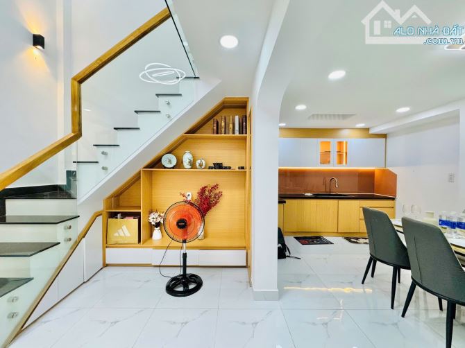 36m2, BÁN NHÀ 4 TẦNG, HẺM XE HƠI, P11 BÌNH THẠNH, NHỈNH 5 TỶ - 4