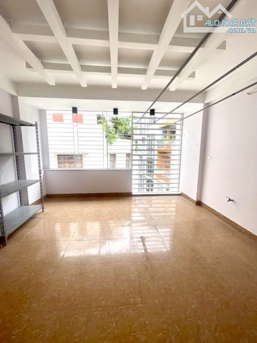 Phân lô kịch độc Nguyên Hồng, vỉa hè, ôtô tránh, kinh doanh, dân xây, mặt tiền vip, 71m*5T - 4