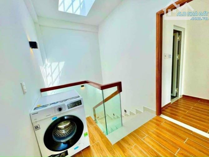Bán nhà mới cứng 100 % , HXH 6m đối diện cityland Nguyễn Văn Lượng 60 m2 , giá 11 tỷ nhỉnh - 4