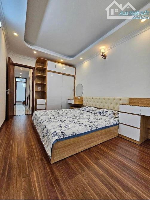 Sở Hữu Ngay 1 BĐS Dòng Tiền Tại Đ.Võ Văn Tần, Q.3 47m2 SHR 1T2L4PN Có HDT 24Tr Chỉ 3,75 Tỷ - 4