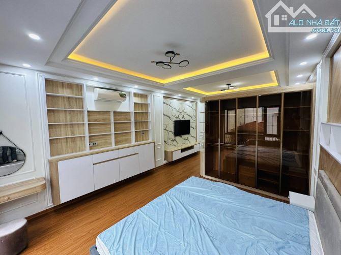 BÁN NHÀ HOÀNG QUỐC VIỆT - PHÂN LÔ Ô TÔ TRÁNH - THANG MÁY - TẶNG NỘI THẤT 52 M 6T 25.5TỶ - 4
