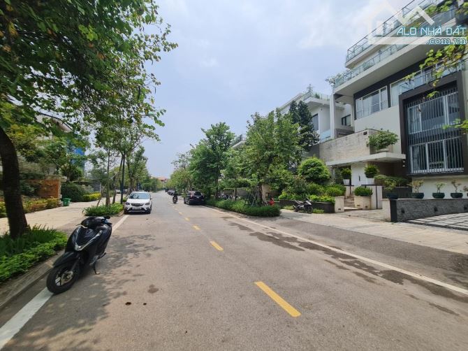ĐẲNG CẤP THƯỢNG LƯU, BÁN BIỆT THỰ CIPUTRA,TÂY HỒ VIP NHẤT HÀ NỘI 400M, 5 TẦNG 148 TỶ - 4