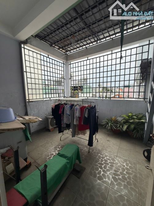 Bán nhà Đường Lạc Long Quân, Phường 6, Tân Bình , giá 6,9 tỷ- 46m2 - 3 lầu - 4