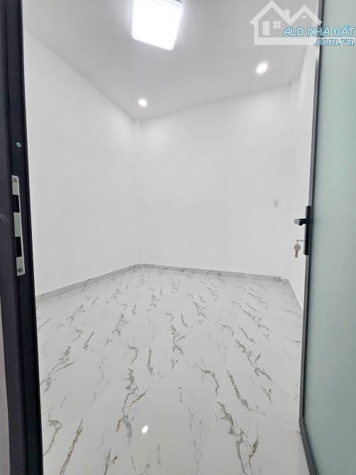 Nhà 2 tầng mới, nở hậu đối diện trường học Khánh Bình Âu Dương Lân P3Q8. Giá 3,89 tỷ TL - 4