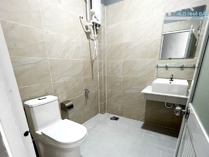 Cho thuê nhà đẹp 1 lầu 2 phòng hẻm xe hơi Ngô Tất Tố, Bình Thạnh - 4