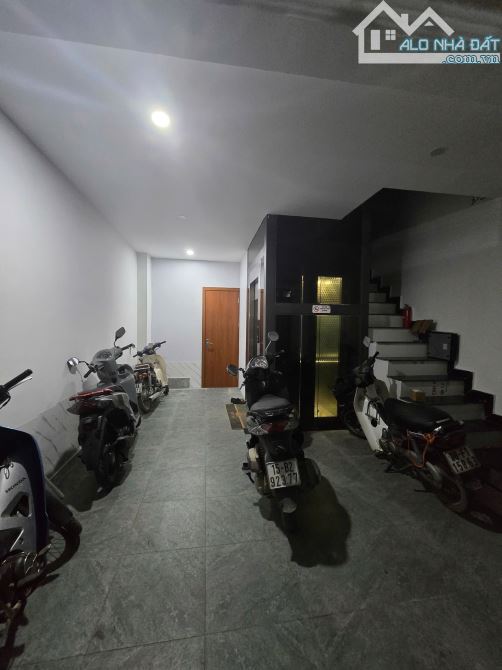 Hoàng Văn Thái 51m2, 6 tầng, mặt tiền 5m, giá 18.8 tỷ Ô TÔ ĐỖ CỬA - KHU PHÂN LÔ QUÂN ĐỘI - 1