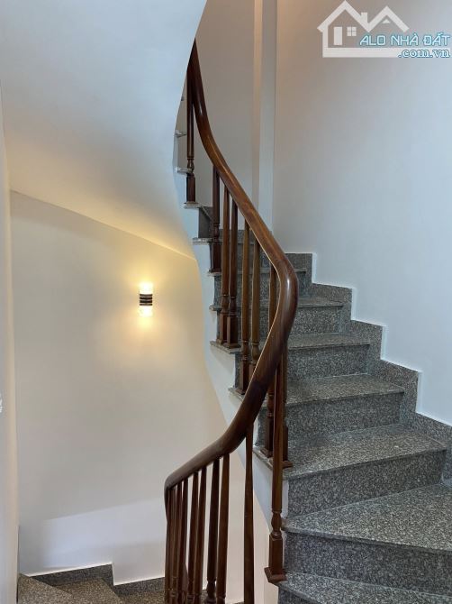 Cần bán nhà giáp Ngoại Giao Đoàn, Xuân La Tây Hồ DT 30m2, 5 tầng, đủ nội thất. Giá 6,8 tỷ - 4