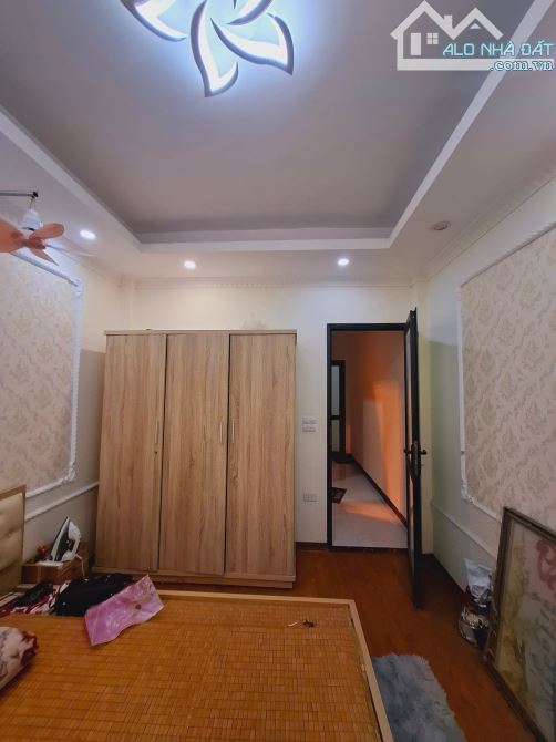 BÁN NHÀ BÁT KHỐI LONG BIÊN 45m 5 TẦNG NGÕ Ô TÔ GẦN PHỐ NHÀ MỚI ĐẸP 2 THOÁNG GIÁ 8 TỶ - 4