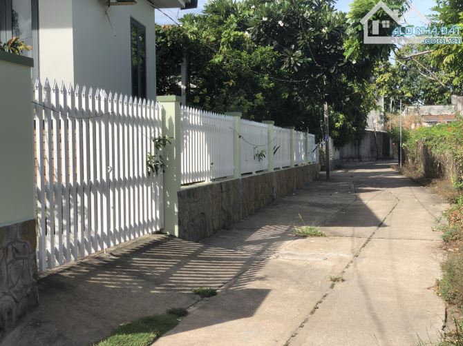 Bán đất tặng nhà ngay sát Võ Thị Sáu, tt Phước Hải, ra biển 4p-dt:313m2-8mx39m-80thổ cư, - 4