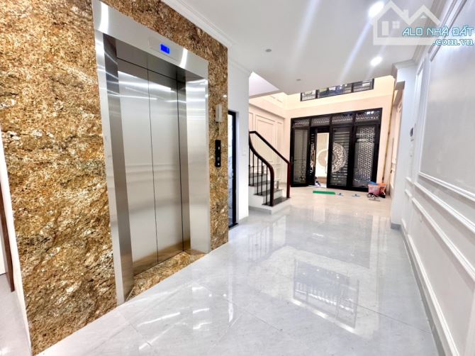 NHÀ ĐẸP 2 MẶT THOÁNG TRƯỚC VÀ SAU - VỊ TRÍ ĐẮC ĐỊA - DÂN TRÍ CAO Ở SƯỚNG - Ô TÔ ĐỖ CỬA - 4