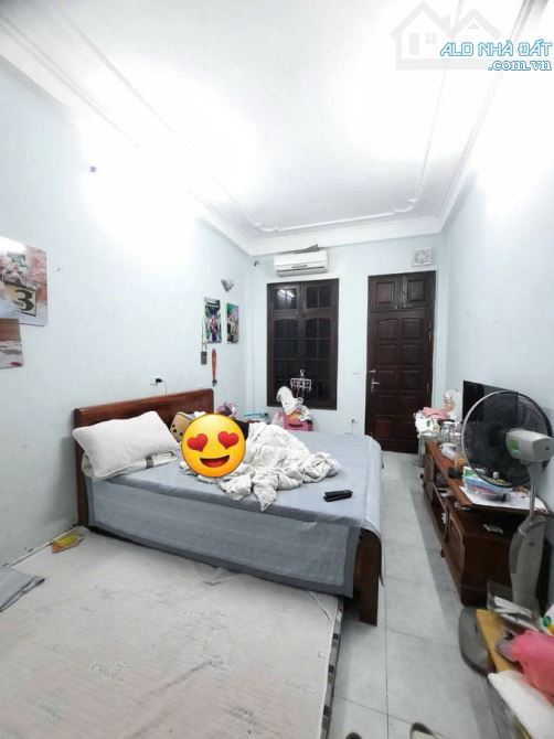 Bán nhà Tân Mai - Hoàng Mai. DT 50m x 4 tầng, ô tô vào nhà, thông thoáng, gần phố Tân Mai - 4