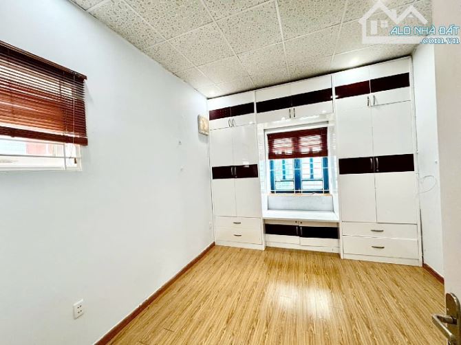Bán nhà nở hậu 1 lầu 2 mặt hẻm Bạch Đằng, Bình Thạnh - 4