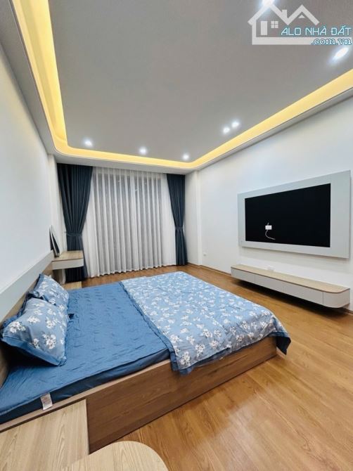 Bán nhà khu vực Bồ Đề, Hồng Tiến, mặt tiền rộng, vị trí đẹp oto ra vào. - 3