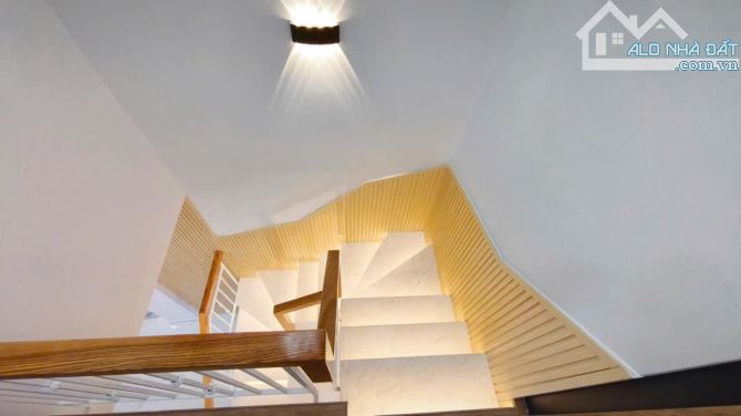 cần bán gấp nhà siêu đẹp giáp quận 10 - 32m2 - 2 tầng - 2PN -2 WC - chỉ 3.25 tỷ - 4