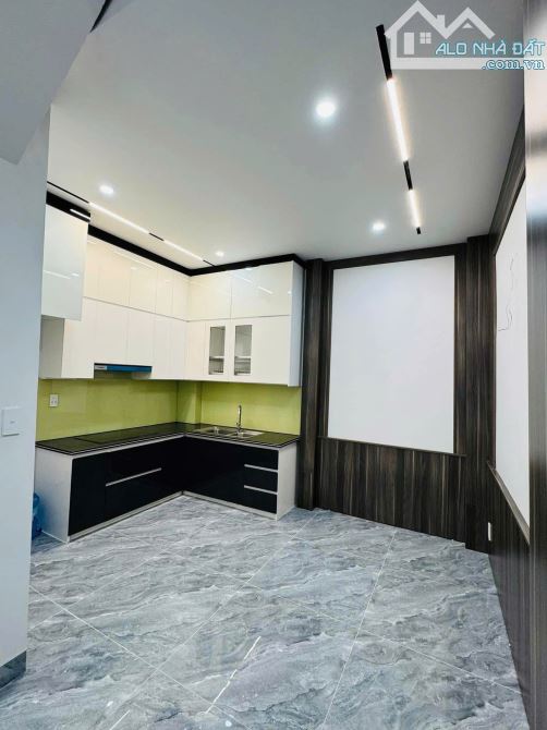 Ô TÔ VÀO NHÀ NGÕ 618 NGÔ GIA TỰ (TĐC SAO SÁNG) CẦN BÁN - 4